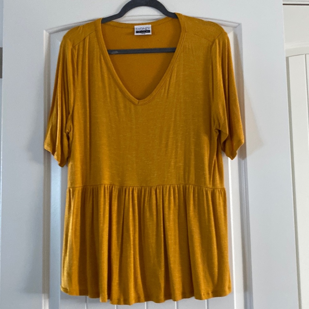 NWOT Sydney Gregory Mustard V-Neck Ruffled
Peplum